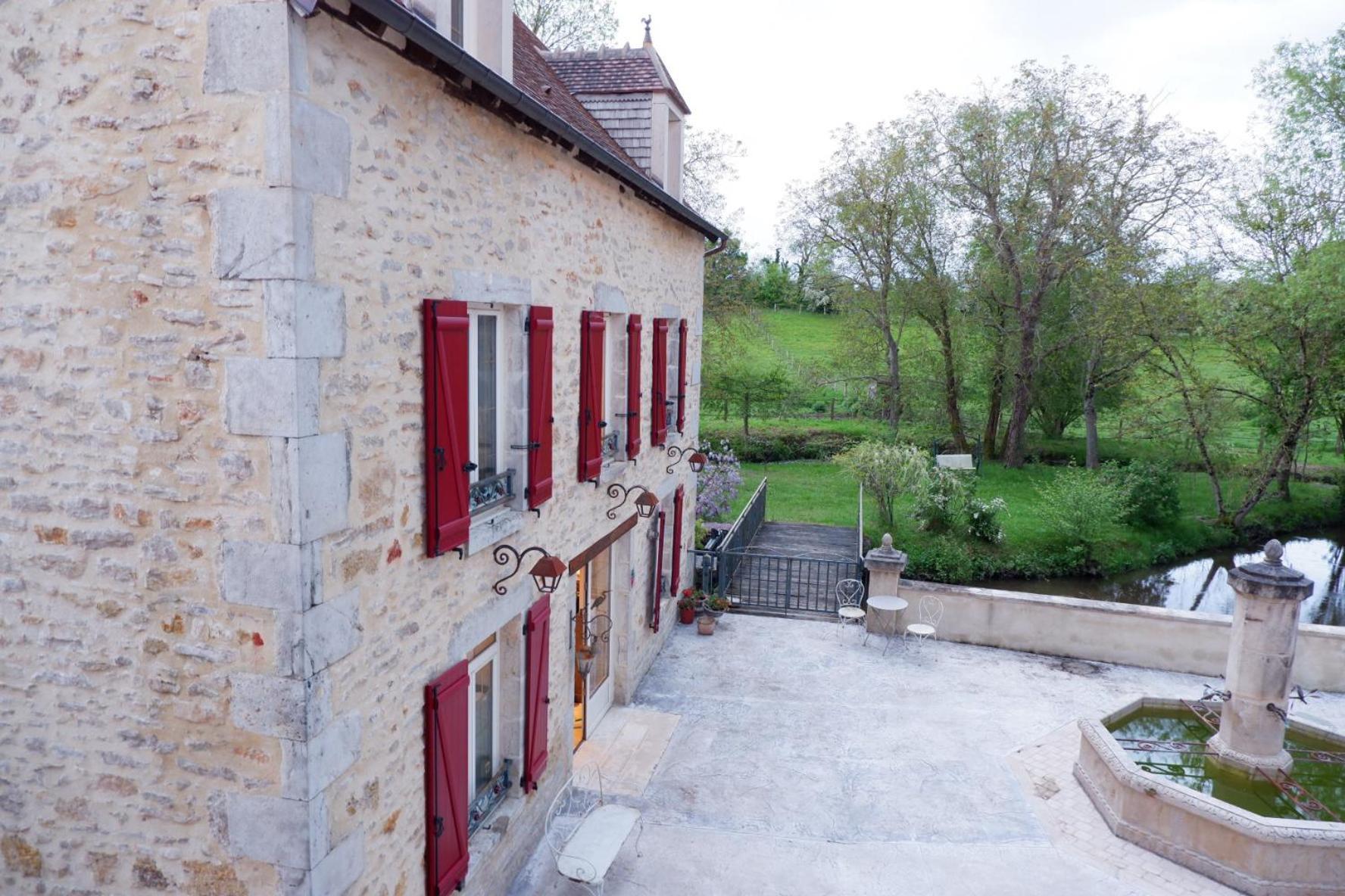 Moulin De Petoulle Hotel Charenton-du-Cher Exterior photo